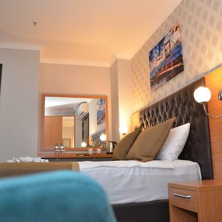 Grand Lark Hotel جزر الأمراء المظهر الخارجي الصورة