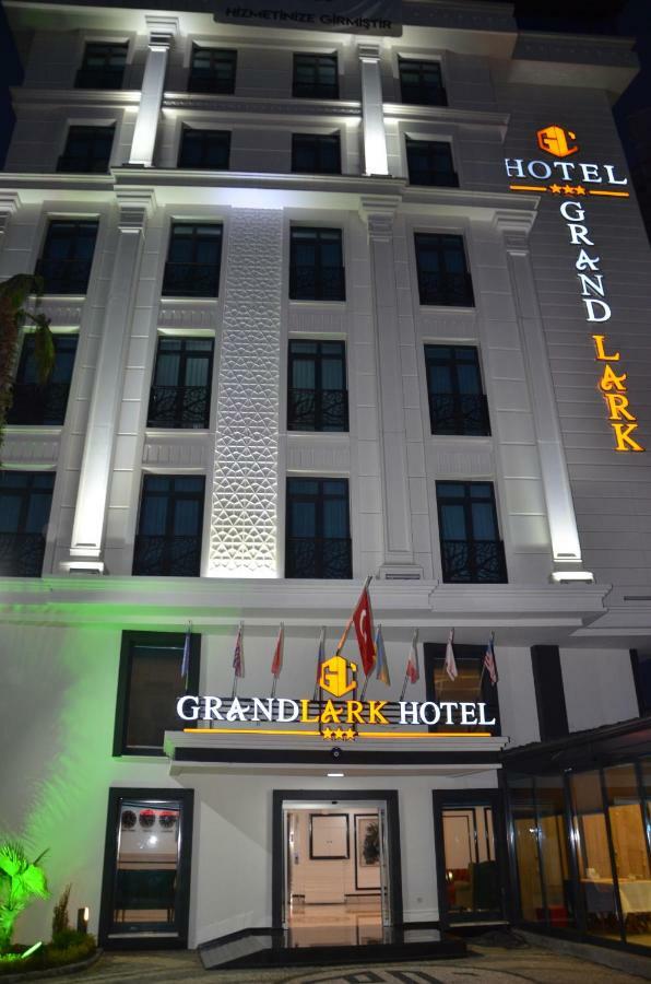 Grand Lark Hotel جزر الأمراء المظهر الخارجي الصورة