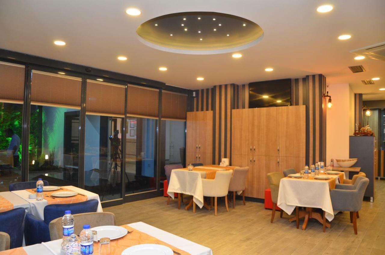 Grand Lark Hotel جزر الأمراء المظهر الخارجي الصورة