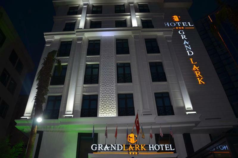 Grand Lark Hotel جزر الأمراء المظهر الخارجي الصورة