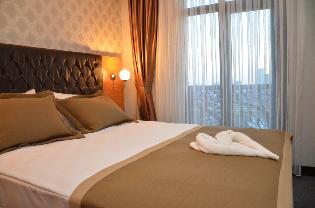 Grand Lark Hotel جزر الأمراء المظهر الخارجي الصورة