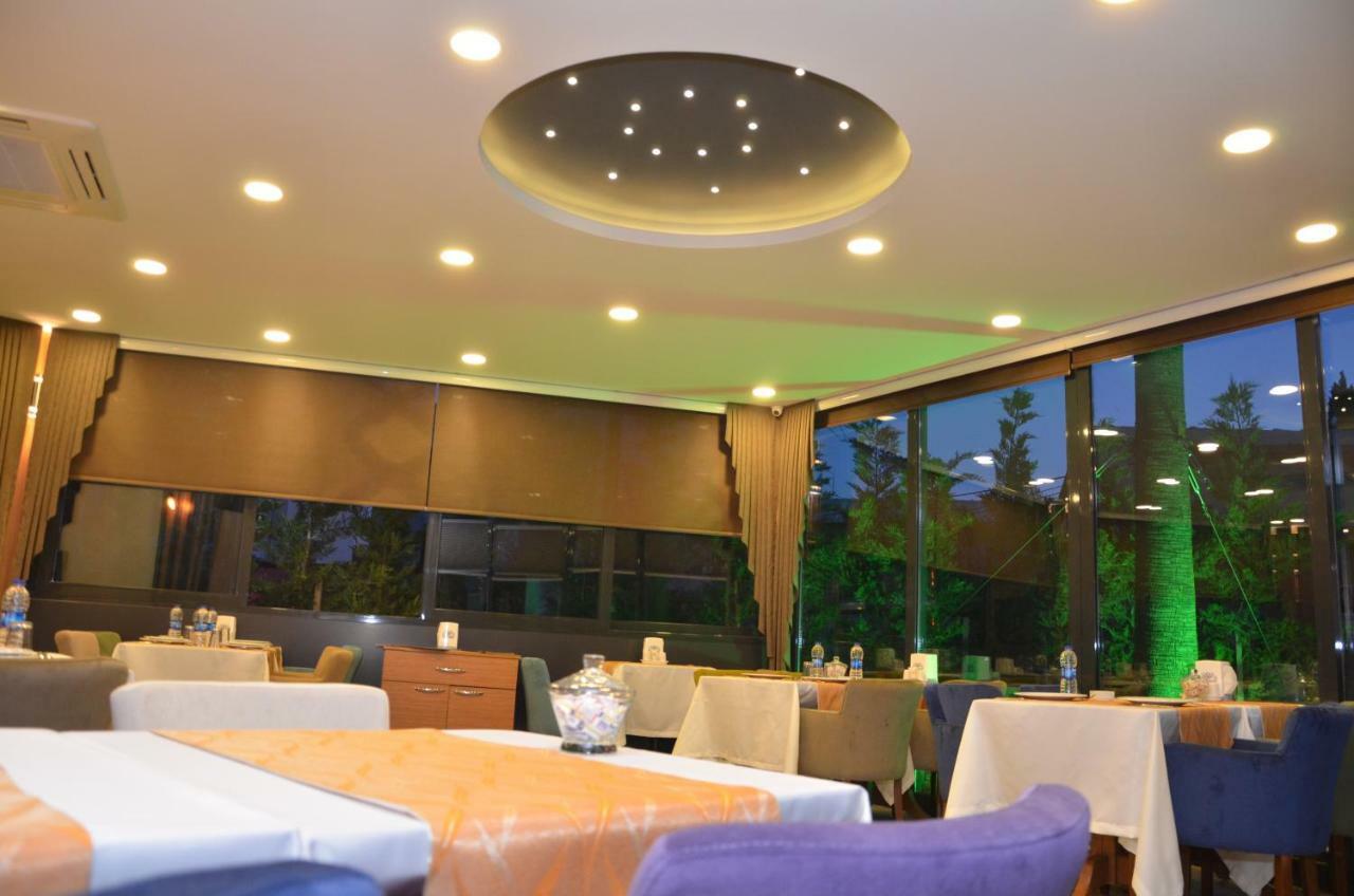 Grand Lark Hotel جزر الأمراء المظهر الخارجي الصورة