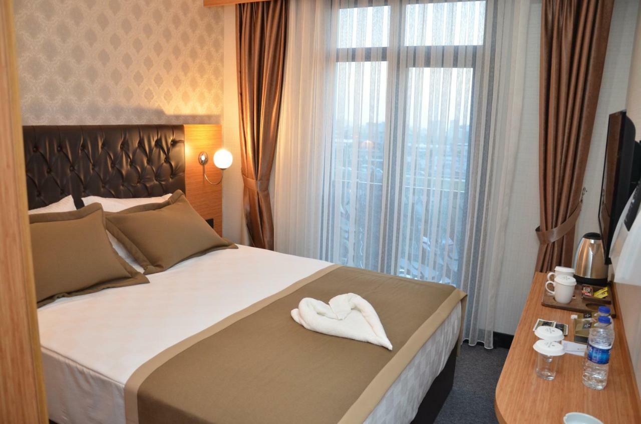 Grand Lark Hotel جزر الأمراء المظهر الخارجي الصورة