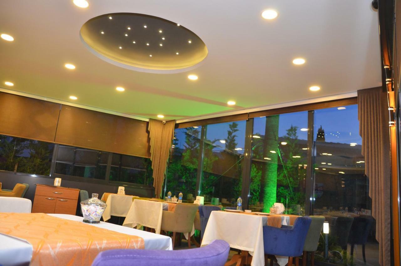Grand Lark Hotel جزر الأمراء المظهر الخارجي الصورة