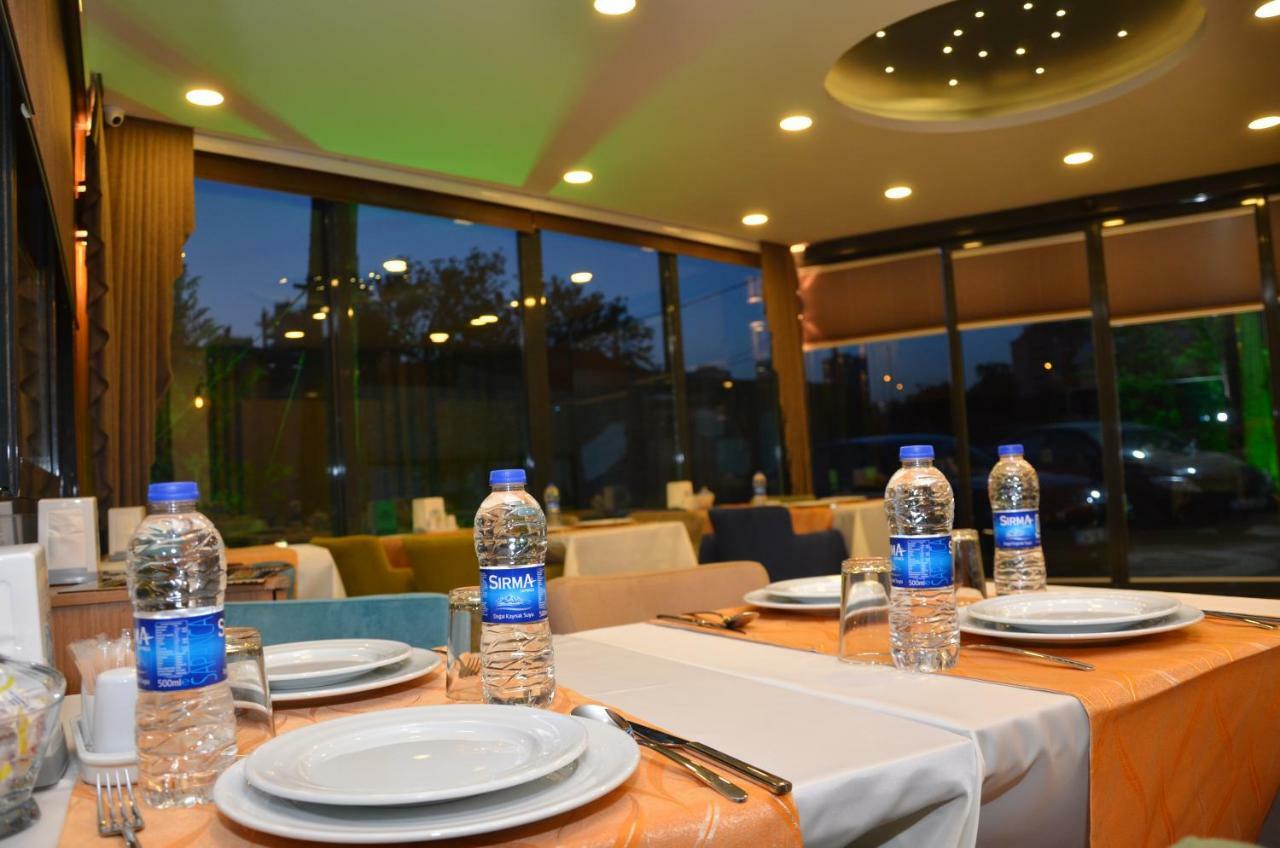 Grand Lark Hotel جزر الأمراء المظهر الخارجي الصورة