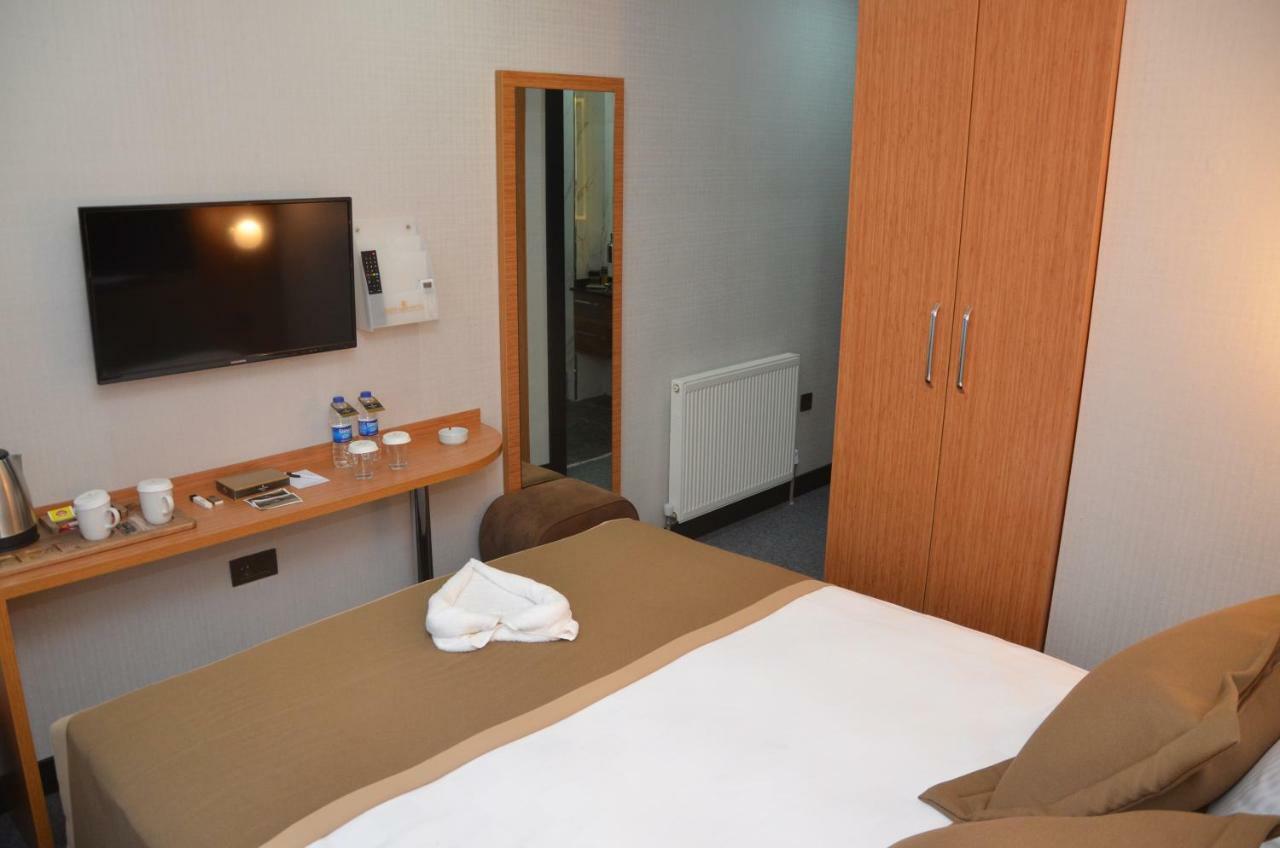 Grand Lark Hotel جزر الأمراء المظهر الخارجي الصورة