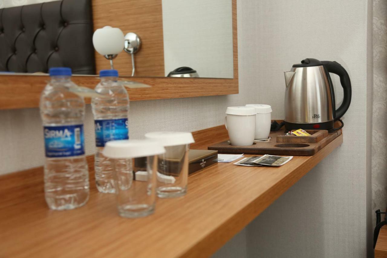 Grand Lark Hotel جزر الأمراء المظهر الخارجي الصورة