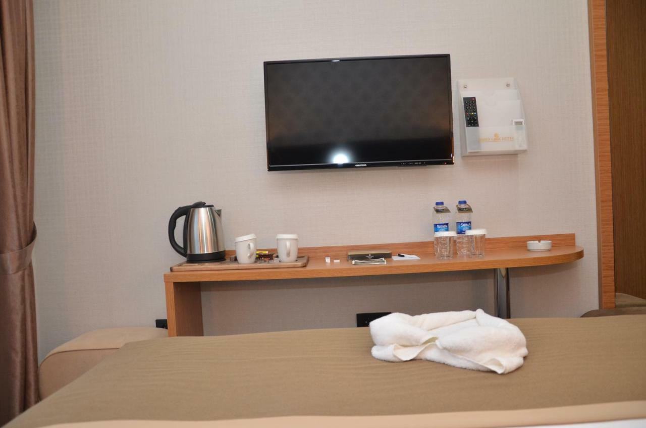 Grand Lark Hotel جزر الأمراء المظهر الخارجي الصورة